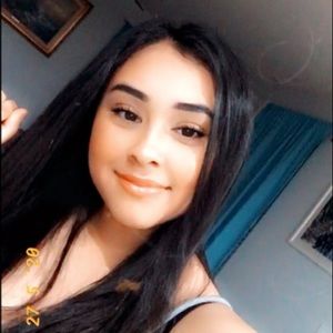 Meet your Posher, Desiree